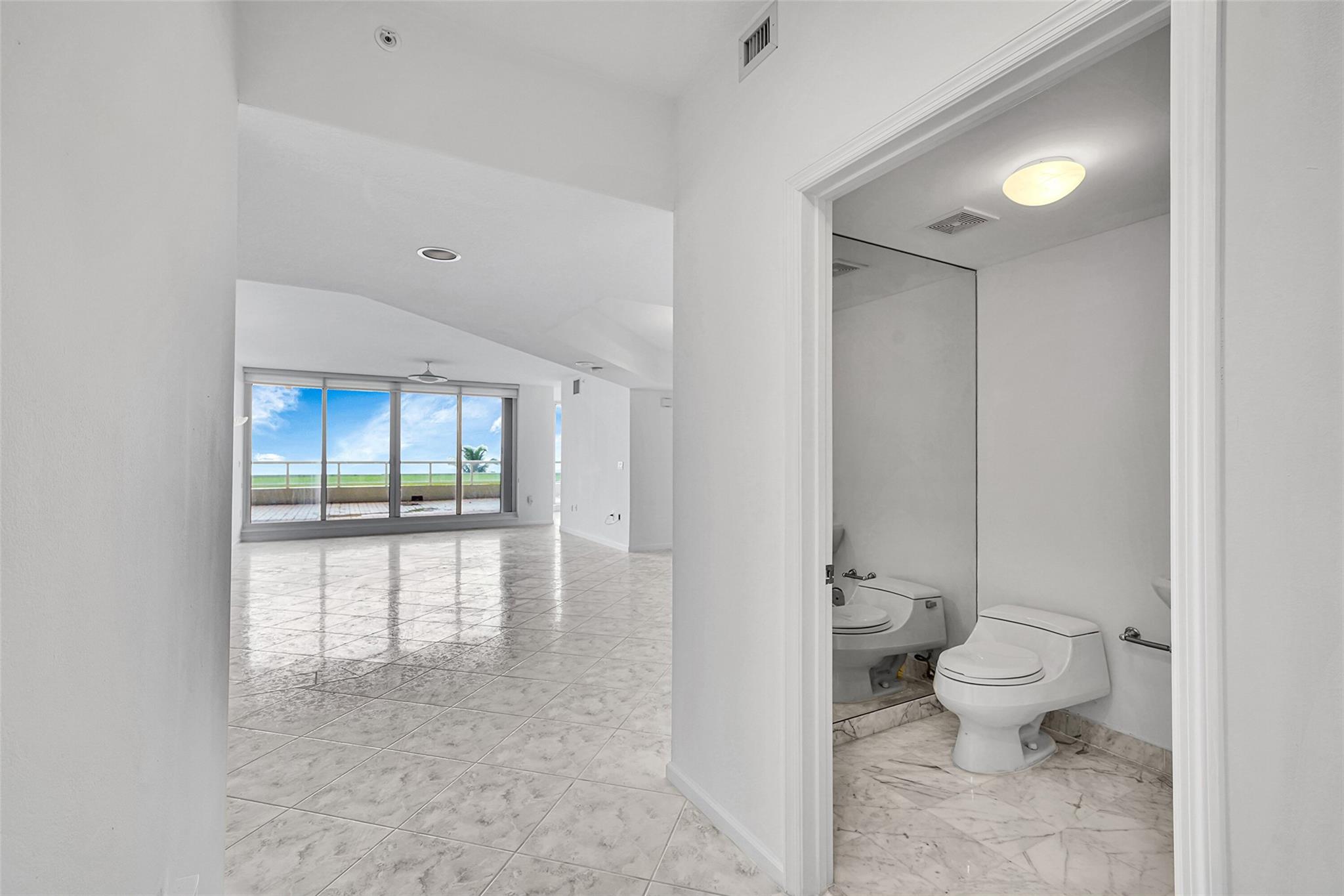 6001 N Ocean Dr #306 Hollywood, FL 33019