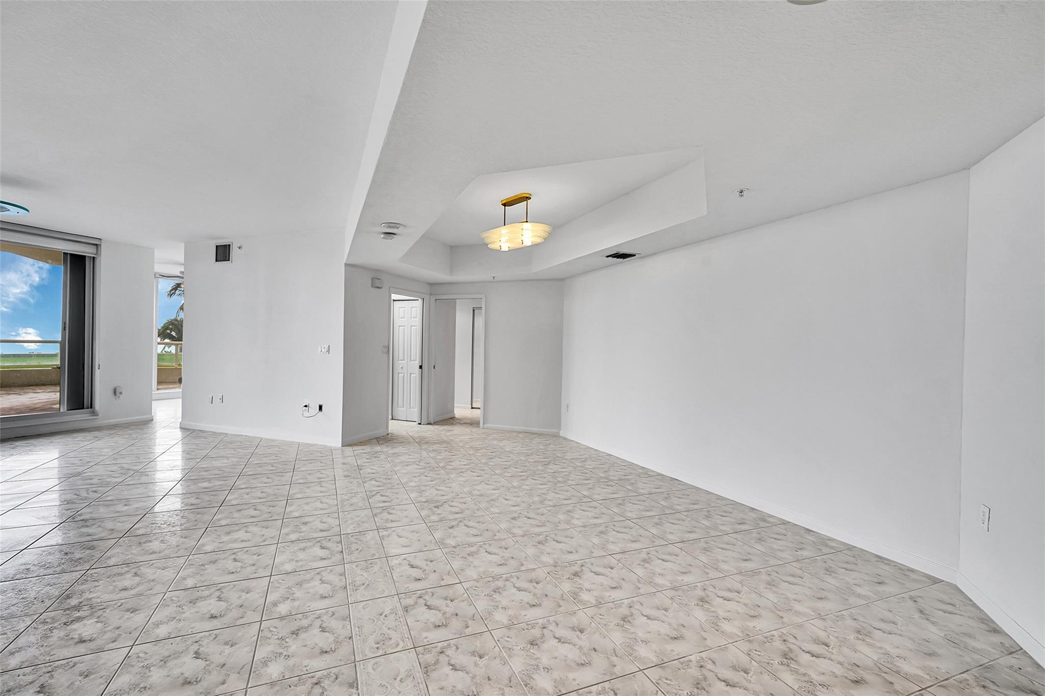 6001 N Ocean Dr #306 Hollywood, FL 33019