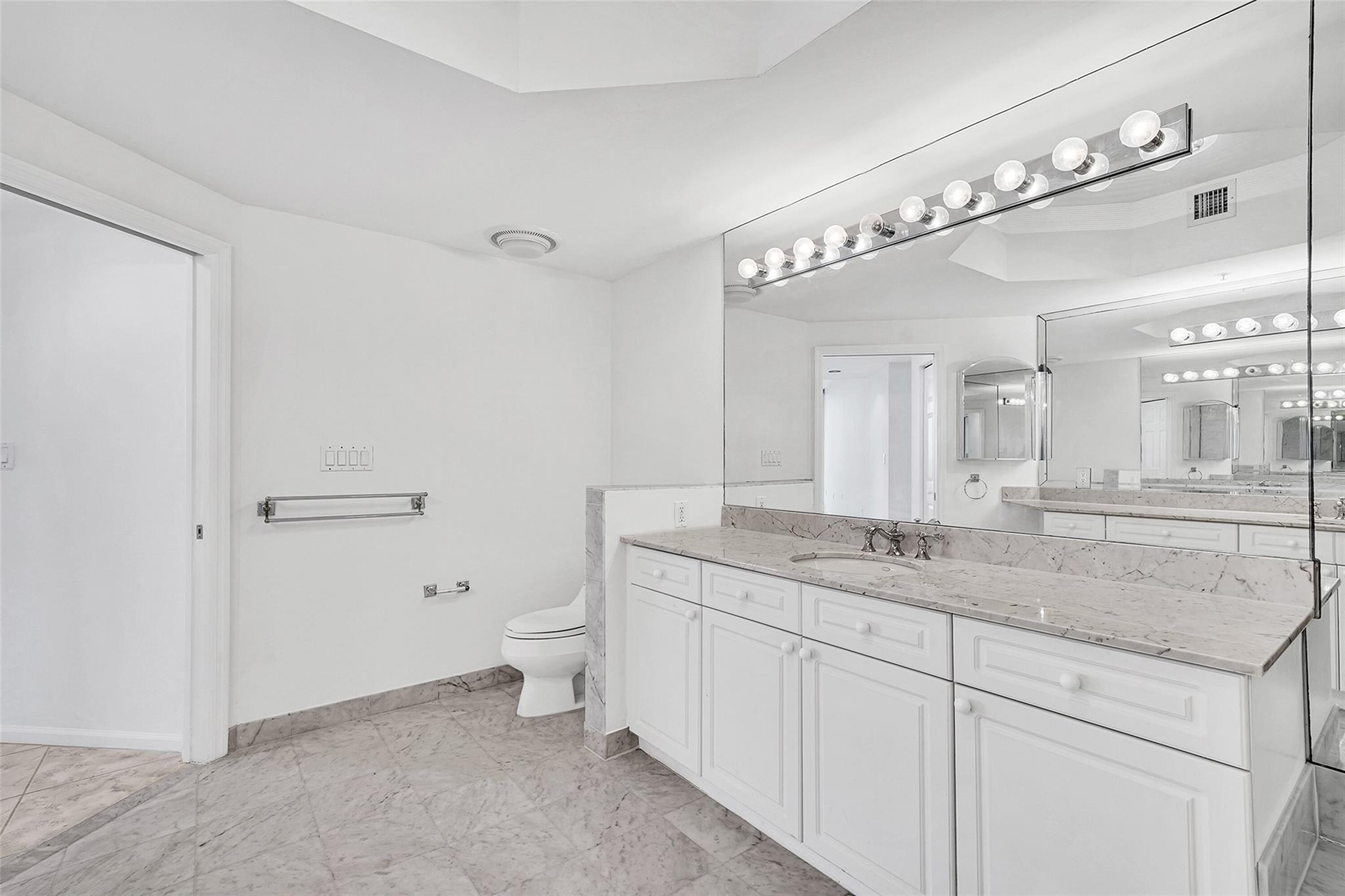 6001 N Ocean Dr #306 Hollywood, FL 33019