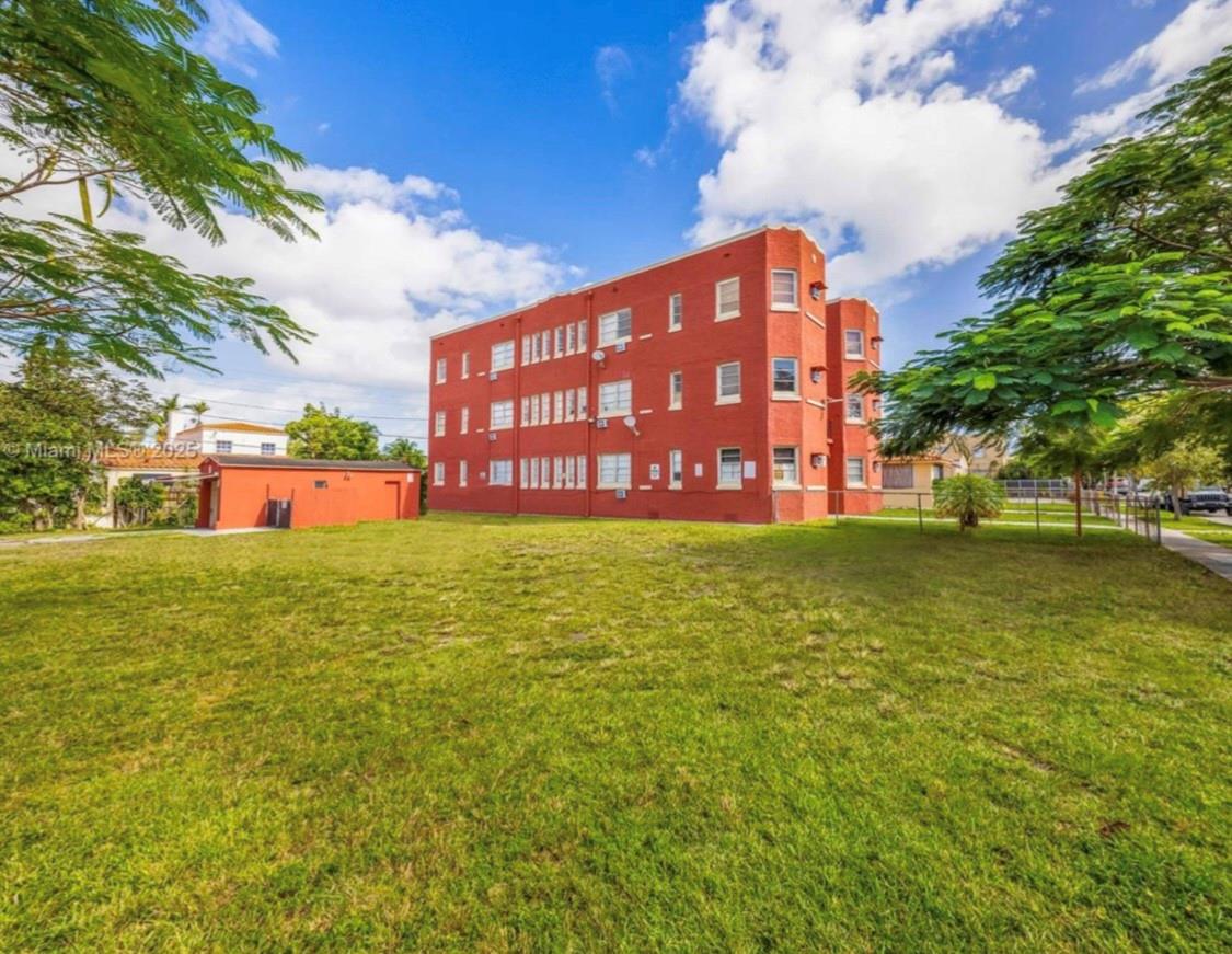 1785 SW 13th St Miami, FL 33145