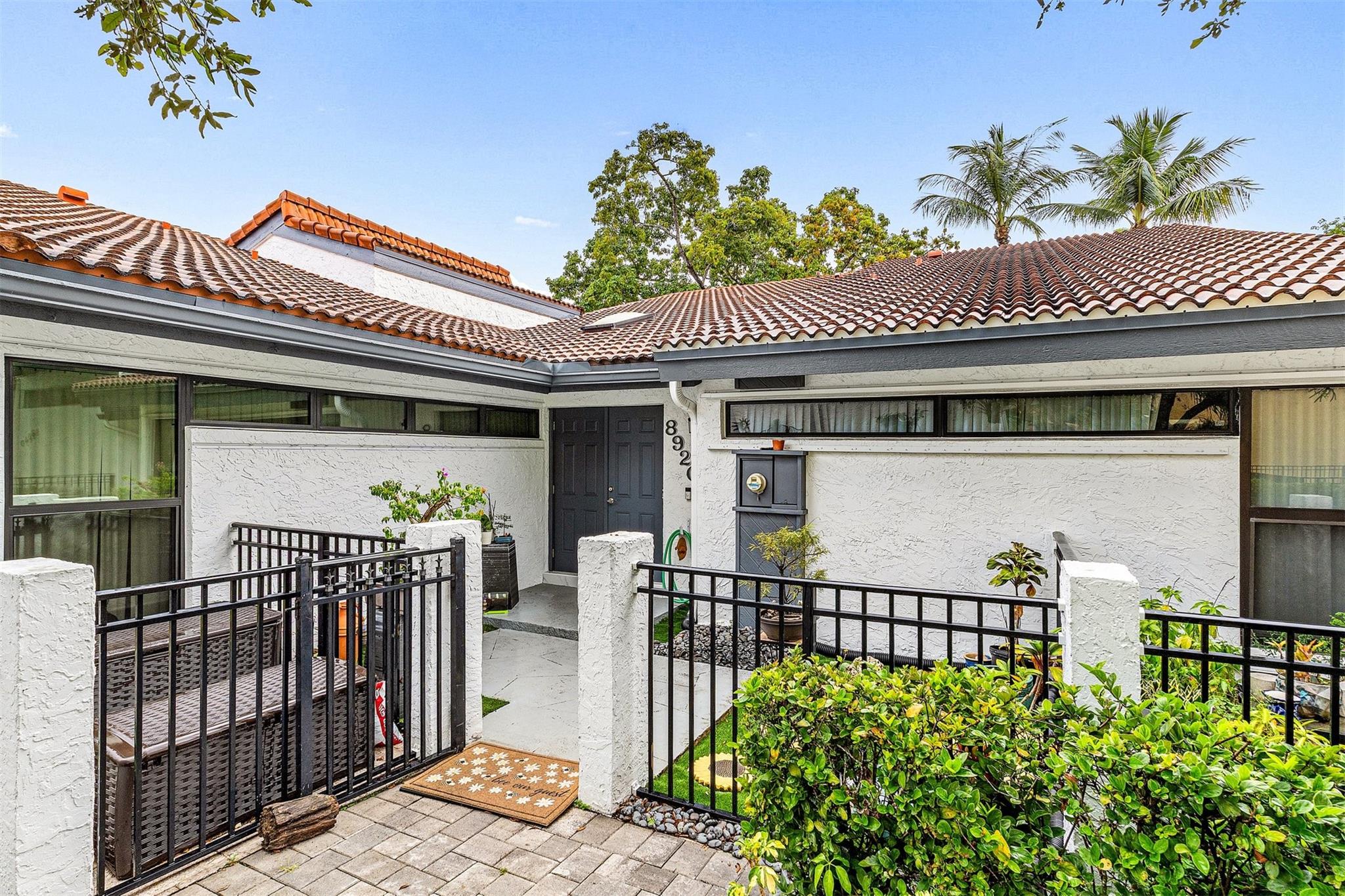 8920 Jacaranda Ln