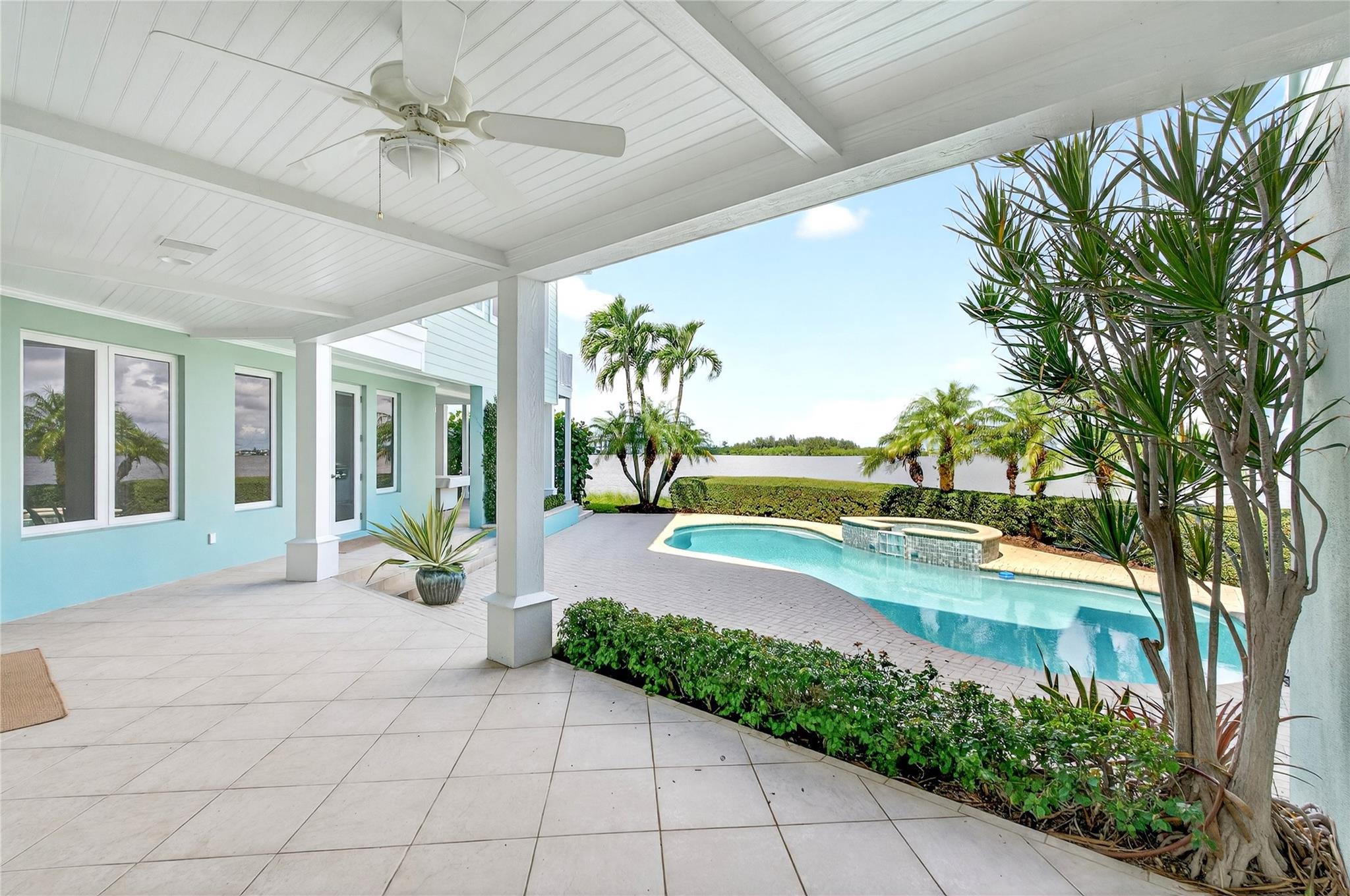 505 Tulip Ln Vero Beach, FL 32963