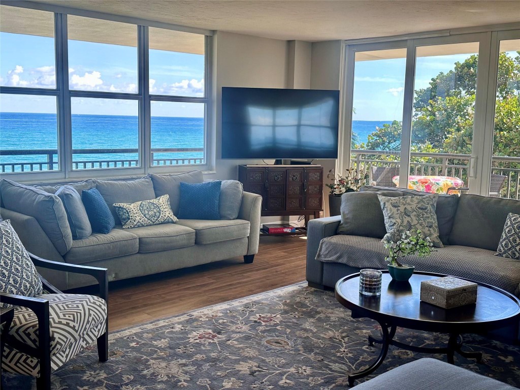 1147 Hillsboro Mile #214 Hillsboro Beach, FL 33062