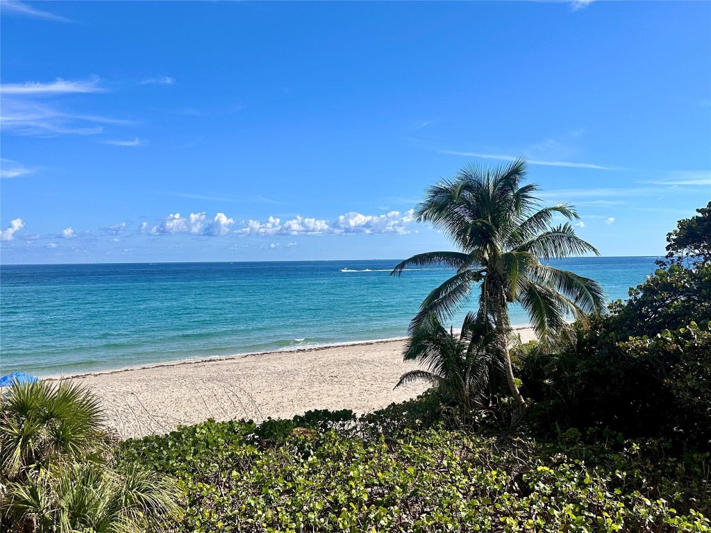 1147 Hillsboro Mile #214 Hillsboro Beach, FL 33062