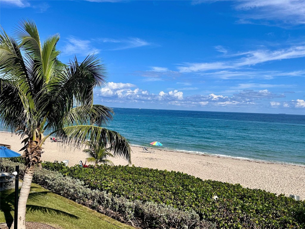 1147 Hillsboro Mile #214 Hillsboro Beach, FL 33062