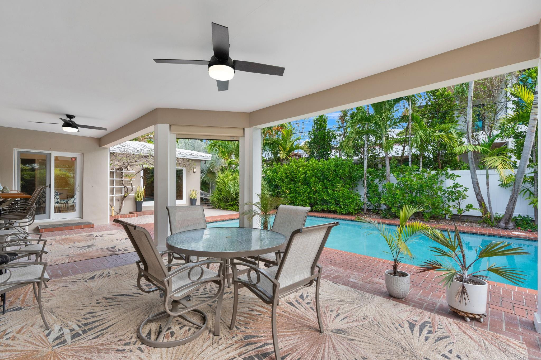 1624 Middle Riv Fort Lauderdale, FL 33305