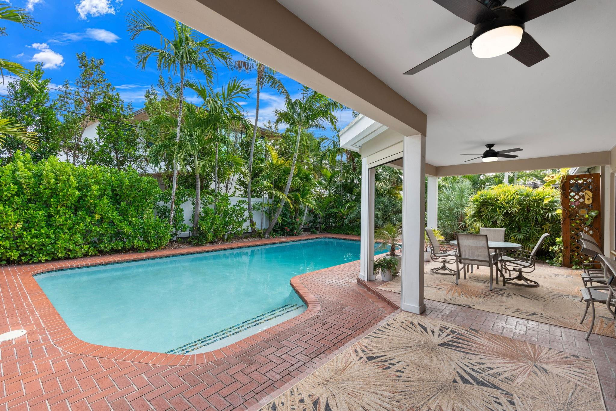 1624 Middle Riv Fort Lauderdale, FL 33305