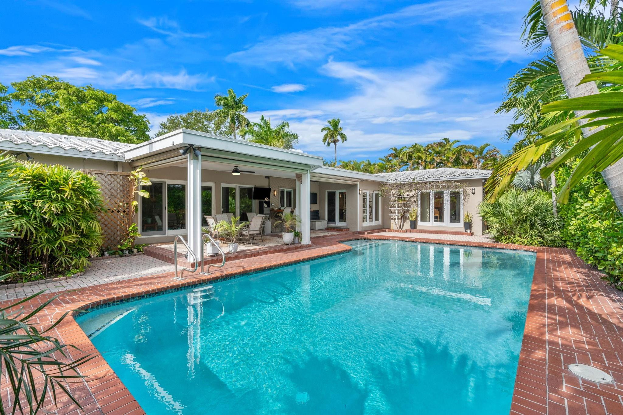 1624 Middle Riv Fort Lauderdale, FL 33305