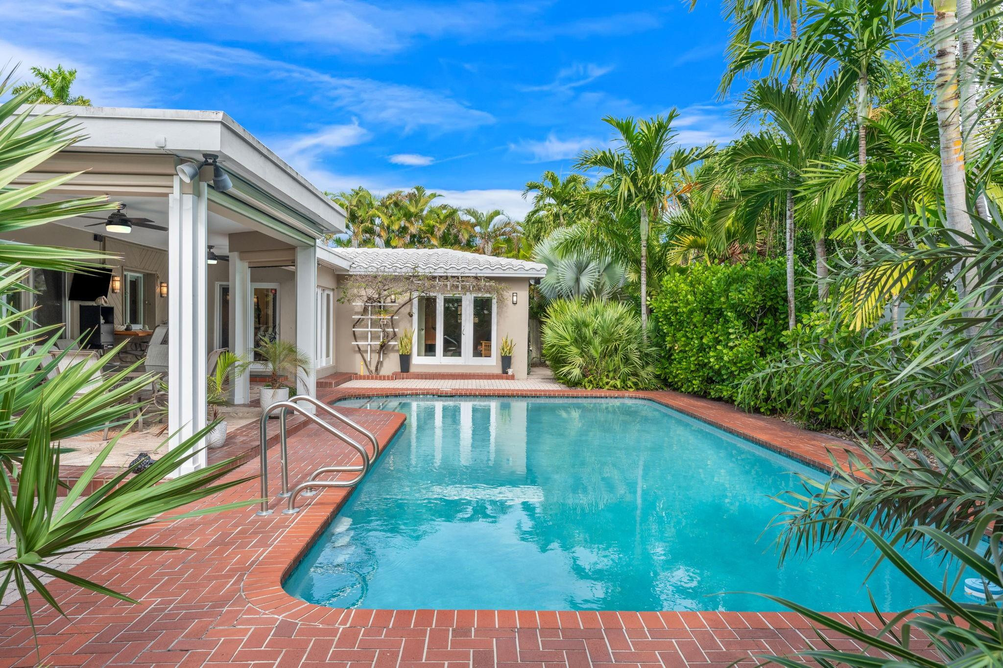 1624 Middle Riv Fort Lauderdale, FL 33305