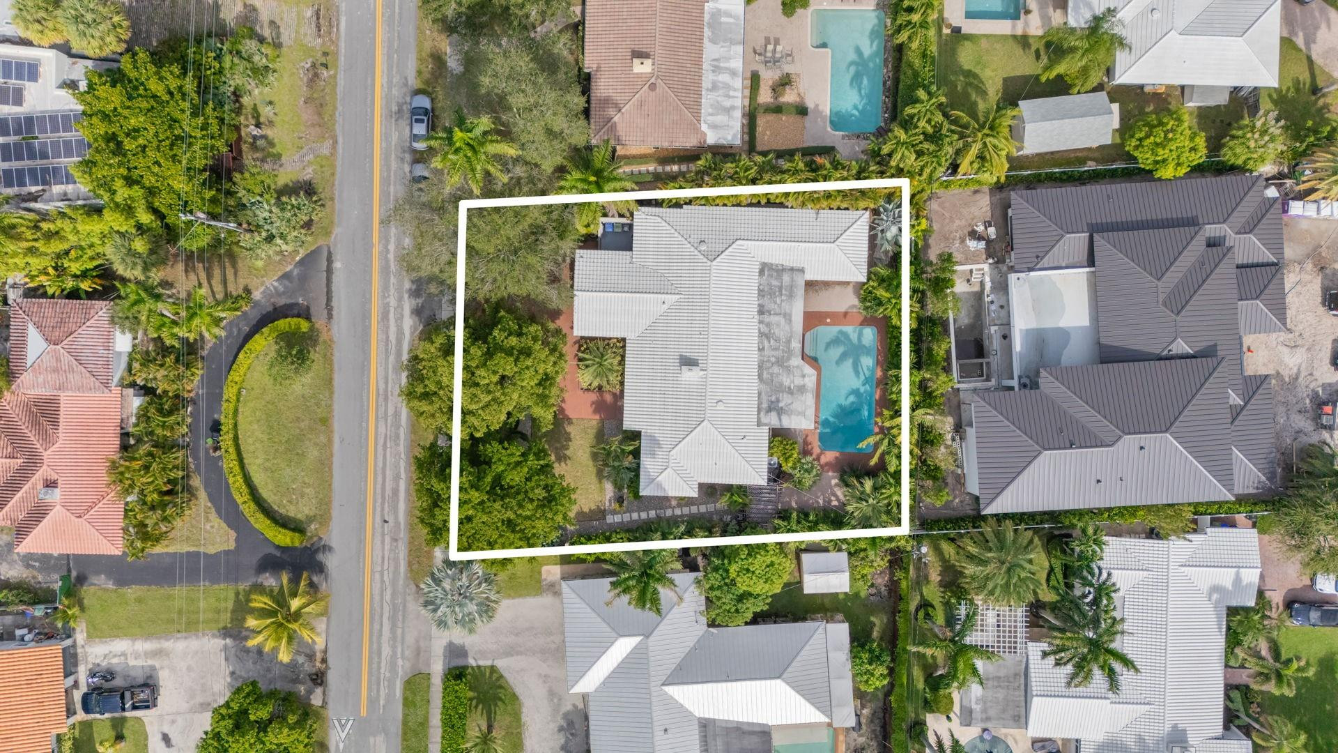 1624 Middle Riv Fort Lauderdale, FL 33305