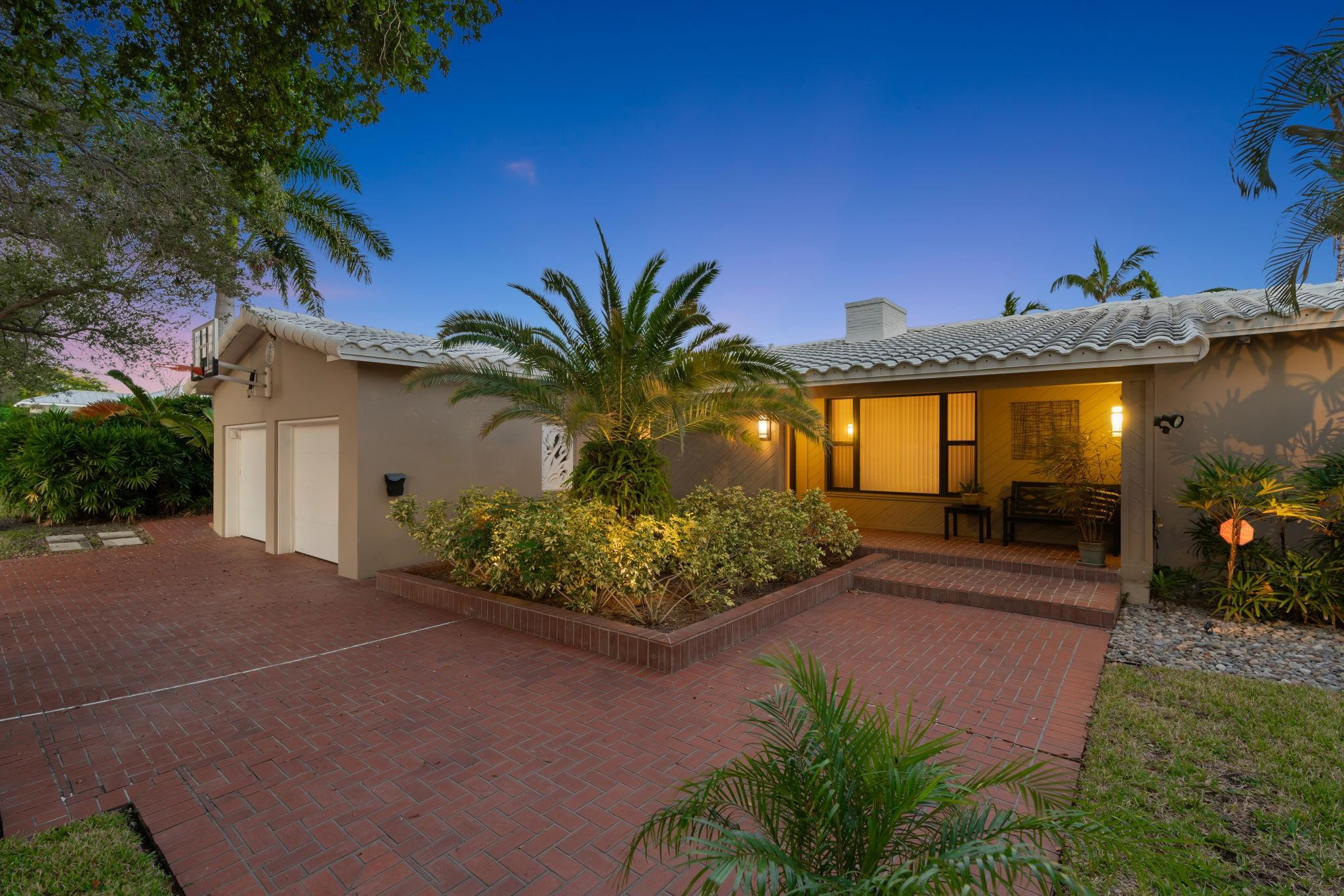 1624 Middle Riv Fort Lauderdale, FL 33305