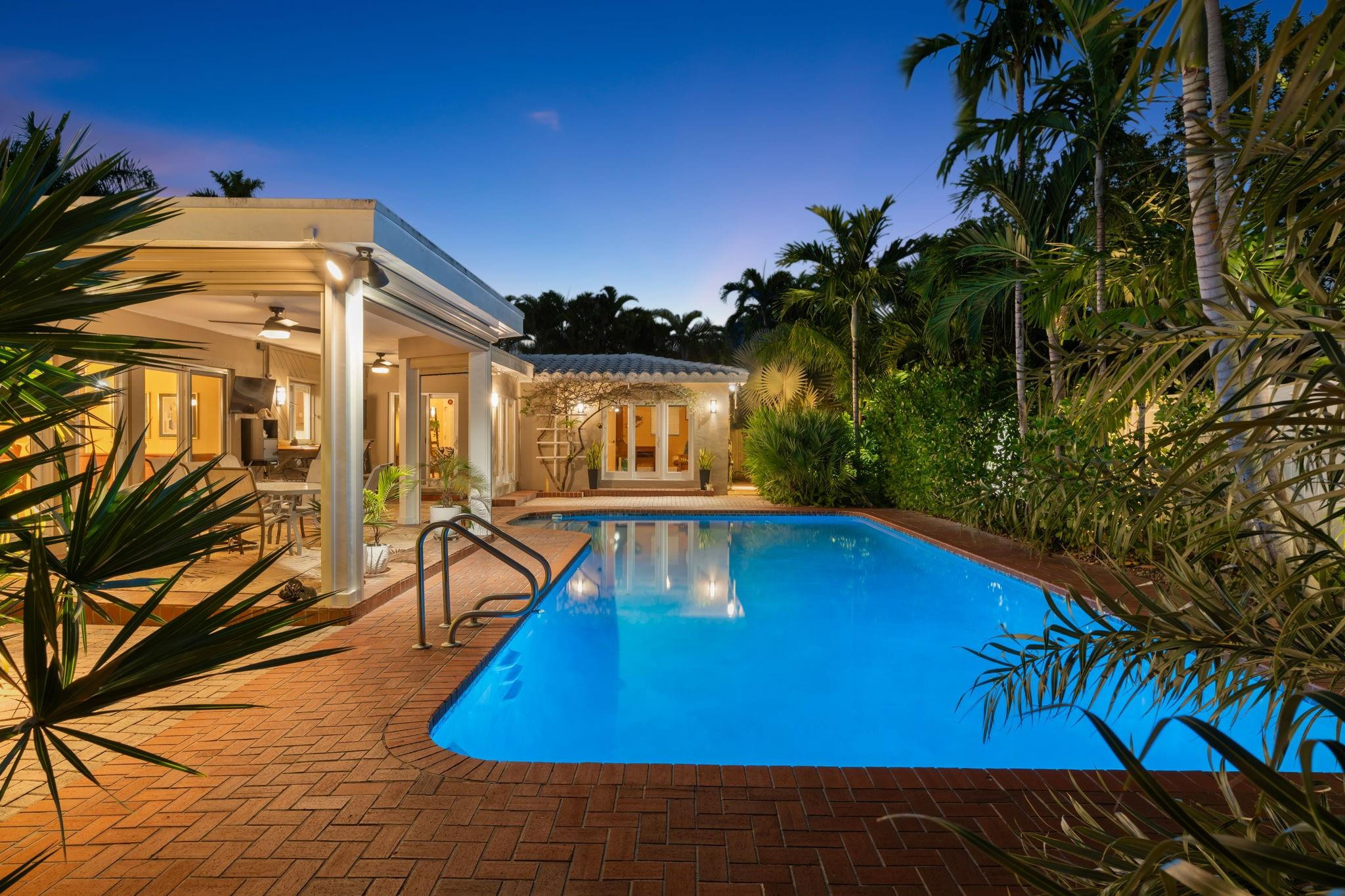 1624 Middle Riv Fort Lauderdale, FL 33305