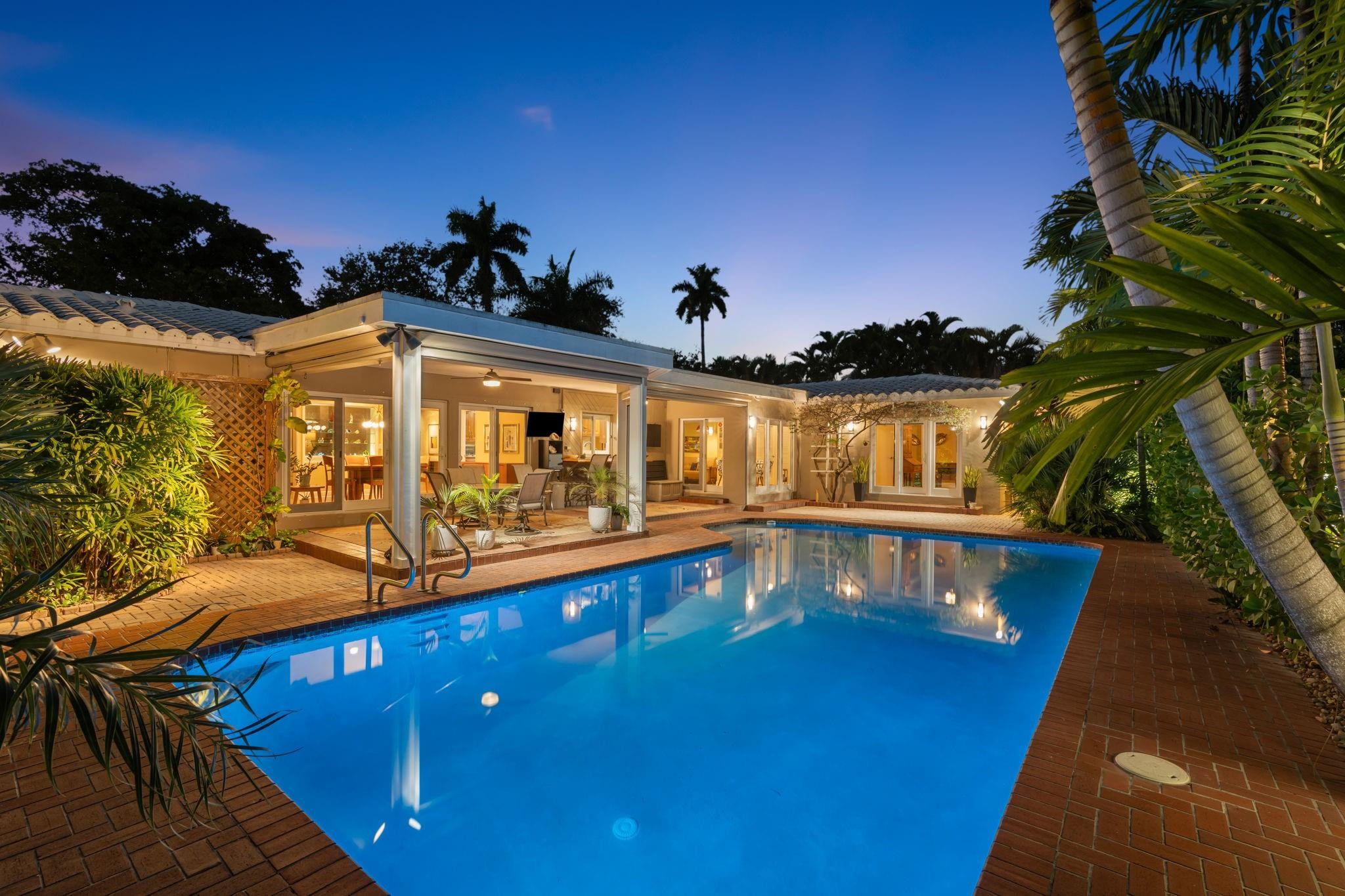 1624 Middle Riv Fort Lauderdale, FL 33305