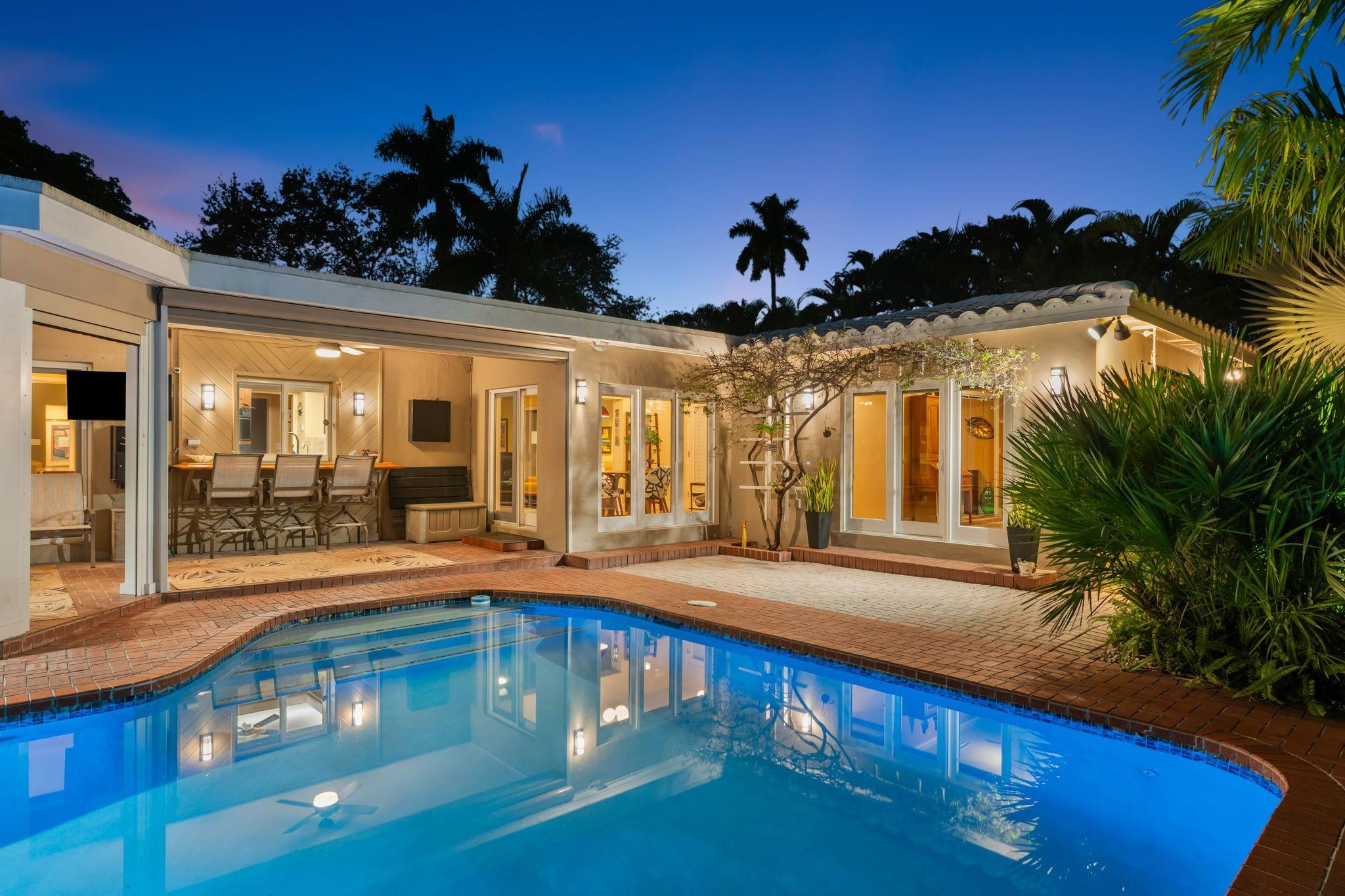 1624 Middle Riv Fort Lauderdale, FL 33305