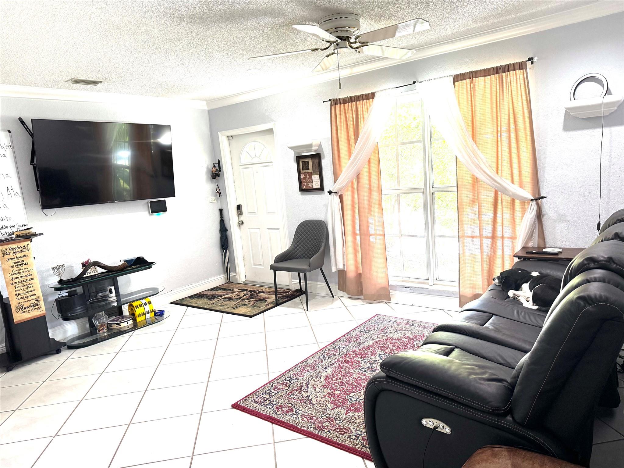 7140 Custer St Hollywood, FL 33024