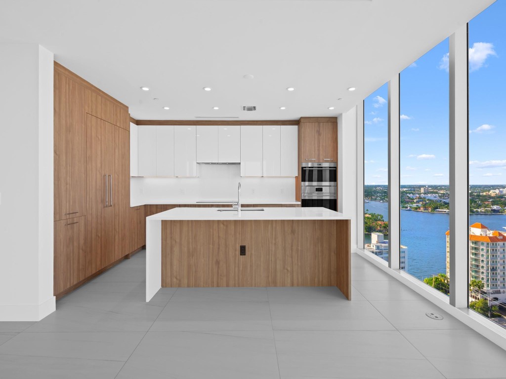 151 N Seabreeze #1904-E Fort Lauderdale, FL 33304