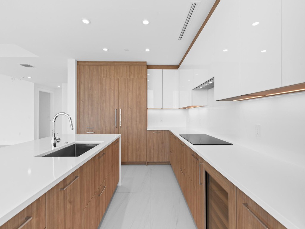 151 N Seabreeze #1904-E Fort Lauderdale, FL 33304