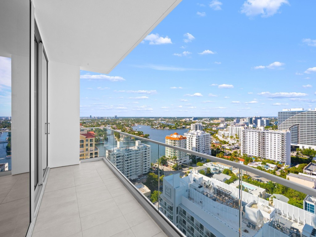 151 N Seabreeze #1904-E Fort Lauderdale, FL 33304