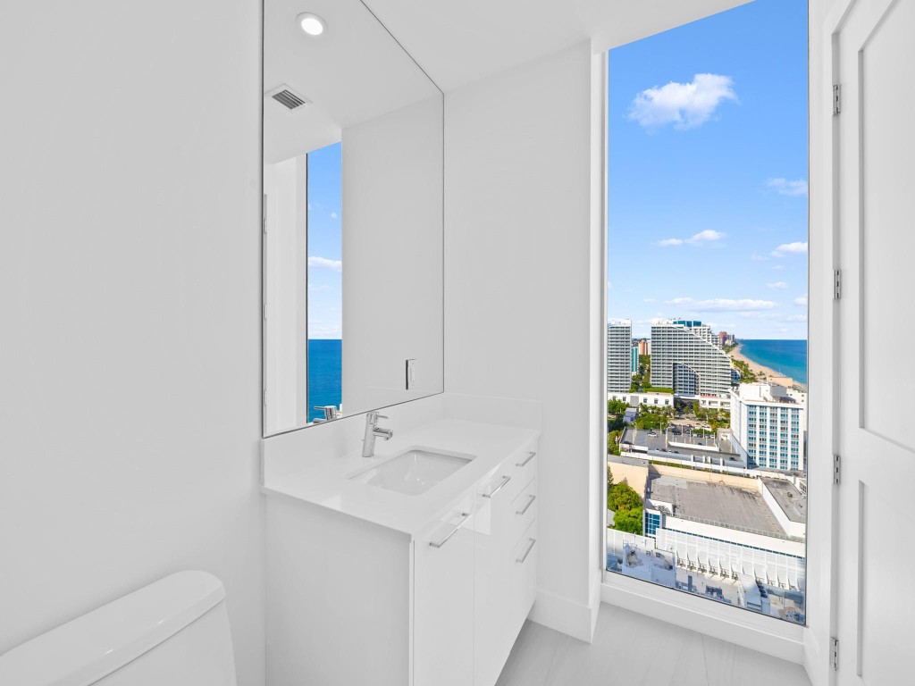 151 N Seabreeze #1904-E Fort Lauderdale, FL 33304