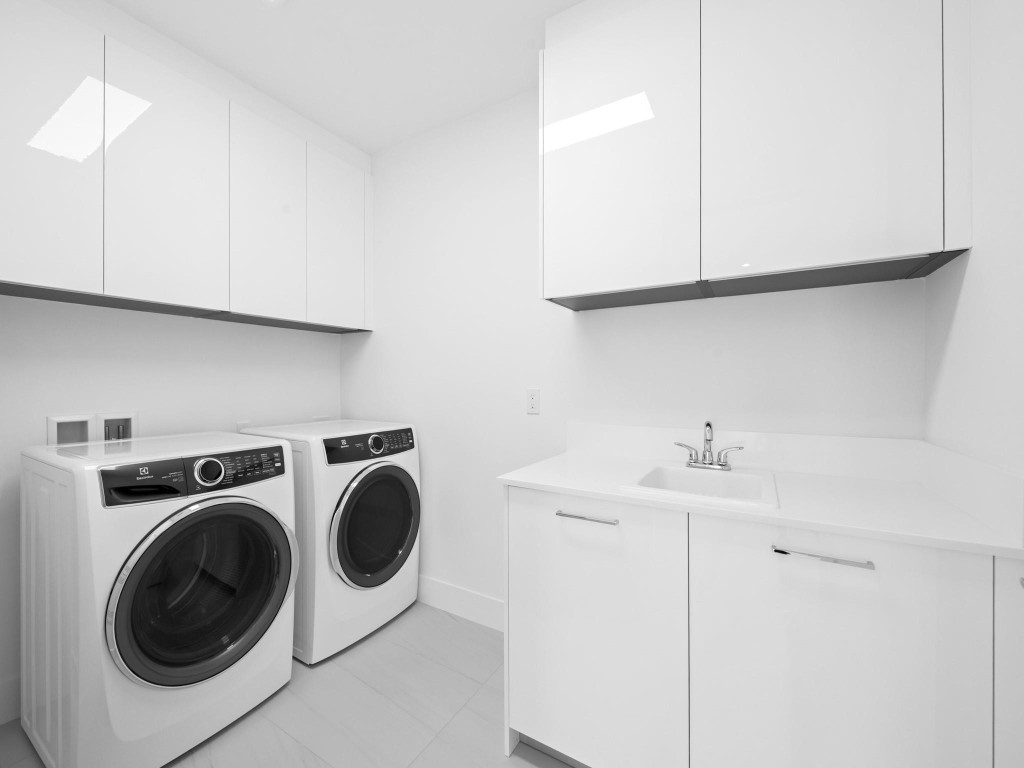 151 N Seabreeze #1904-E Fort Lauderdale, FL 33304