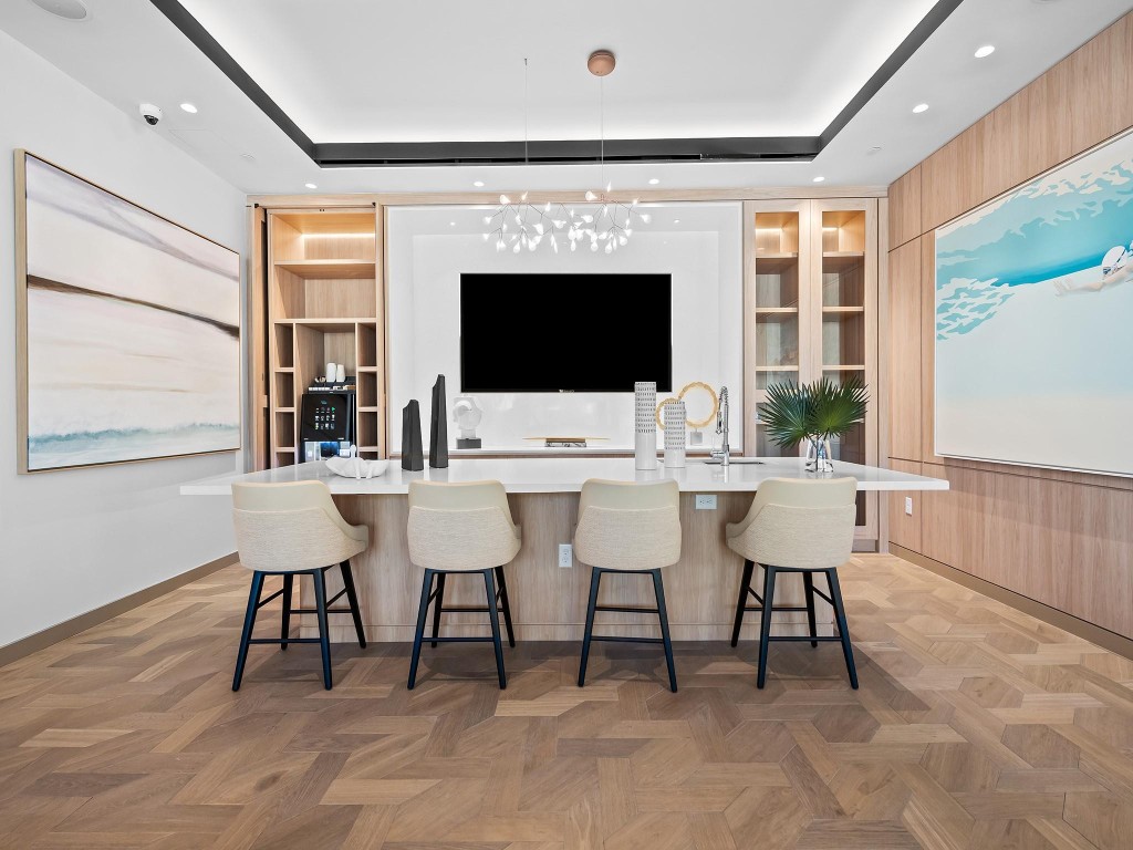 151 N Seabreeze #1904-E Fort Lauderdale, FL 33304