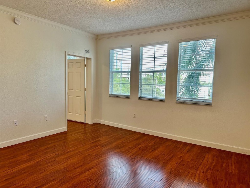 533 NE 3rd #401 Fort Lauderdale, FL 33301