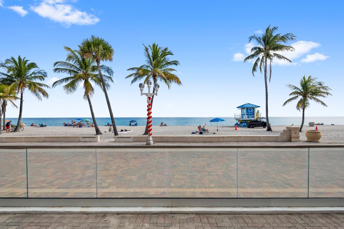 2201 N Surf Hollywood, FL 33019