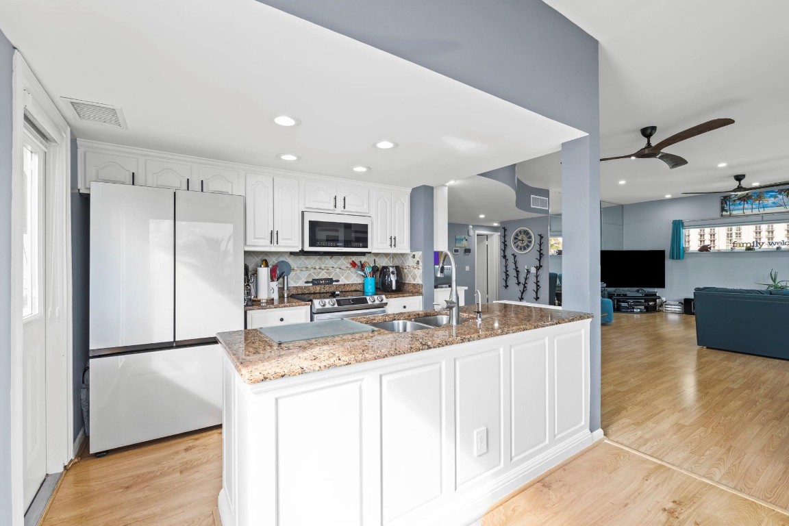 2201 N Surf Hollywood, FL 33019