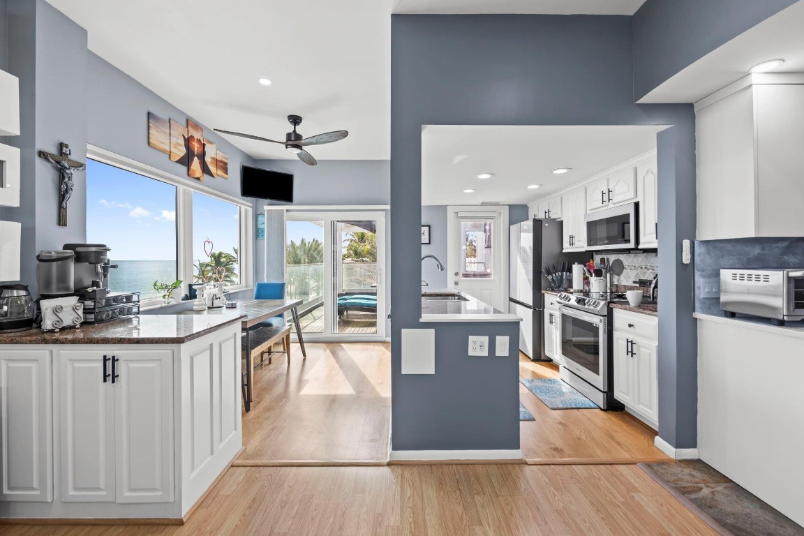 2201 N Surf Hollywood, FL 33019