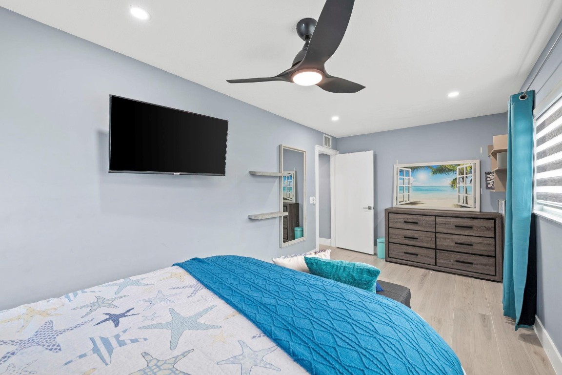 2201 N Surf Hollywood, FL 33019