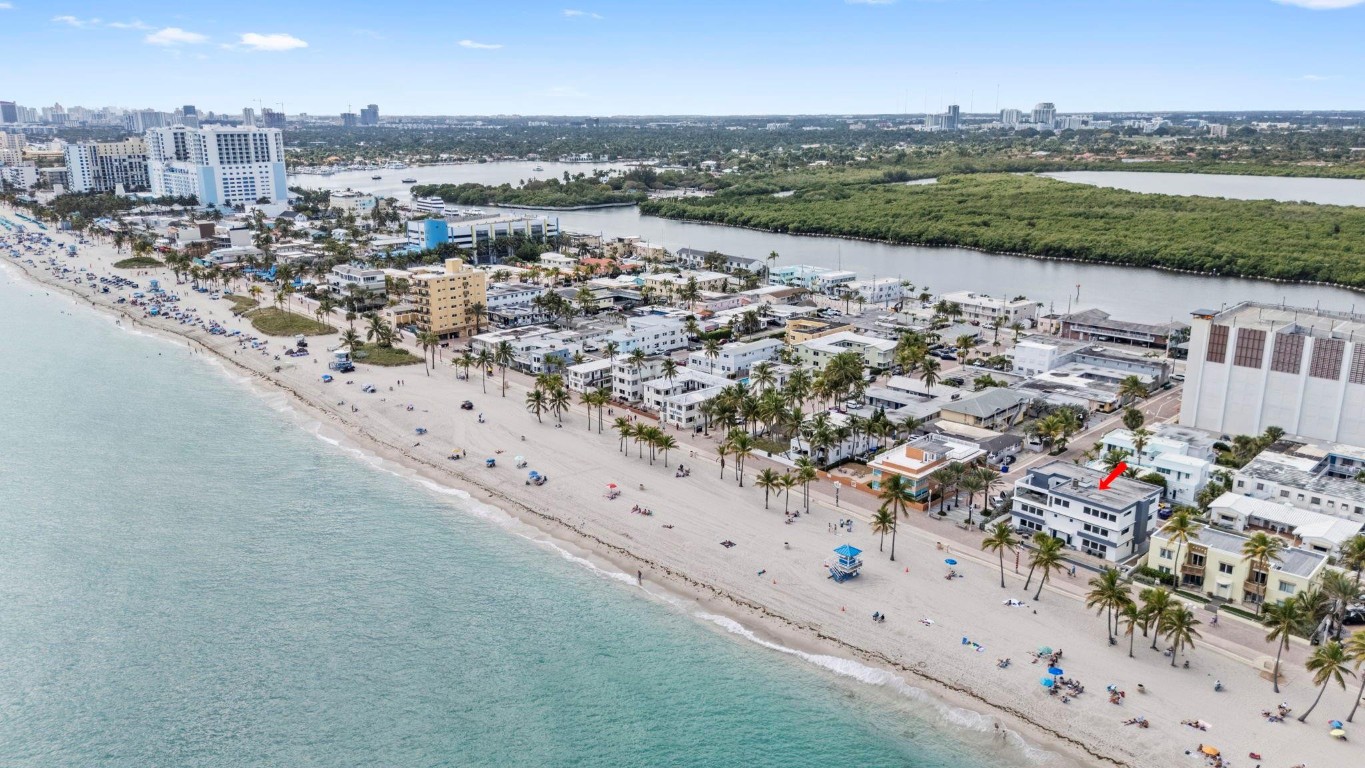 2201 N Surf Hollywood, FL 33019