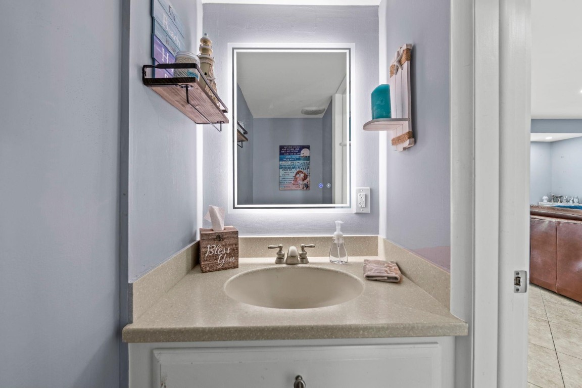 2201 N Surf Hollywood, FL 33019