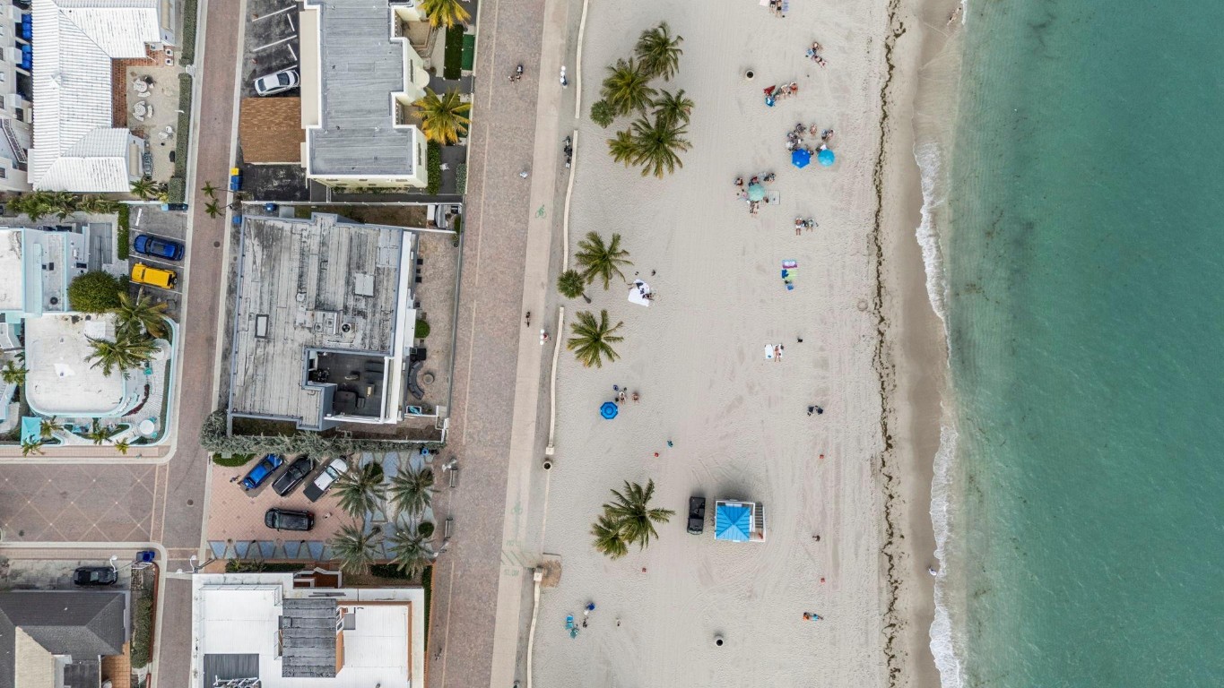 2201 N Surf Hollywood, FL 33019