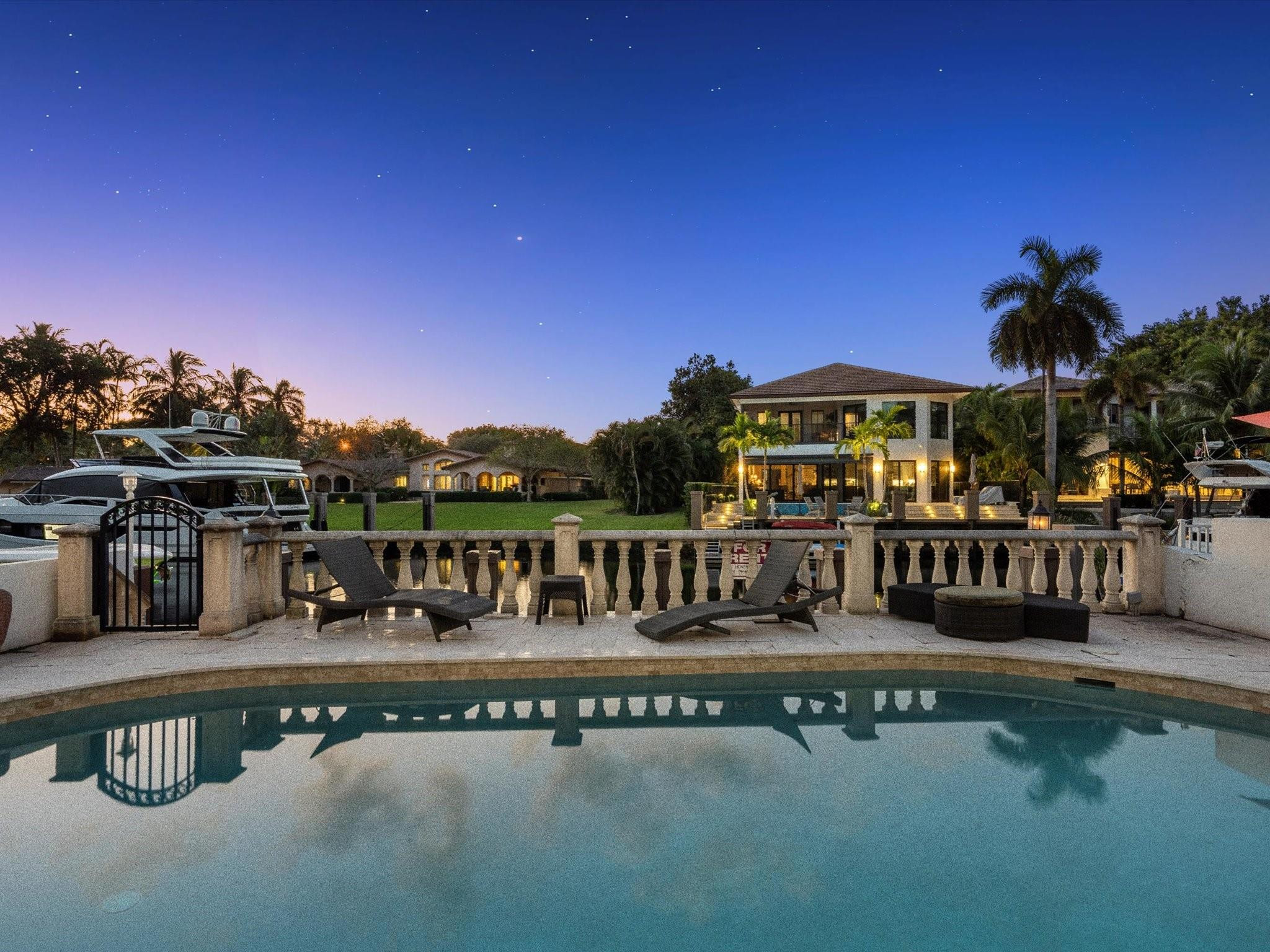 1421 Ponce De Leon Fort Lauderdale, FL 33316