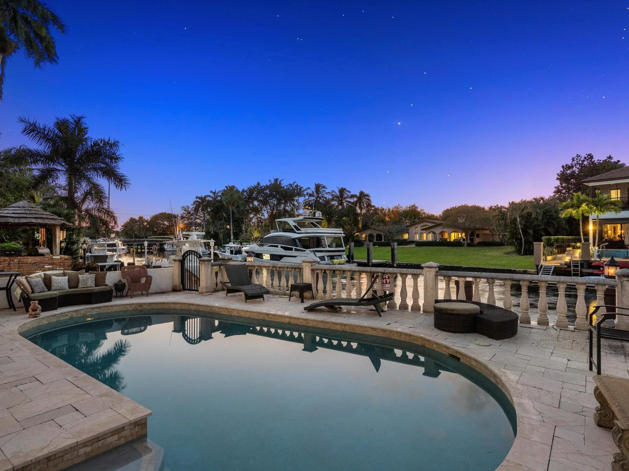 1421 Ponce De Leon Fort Lauderdale, FL 33316