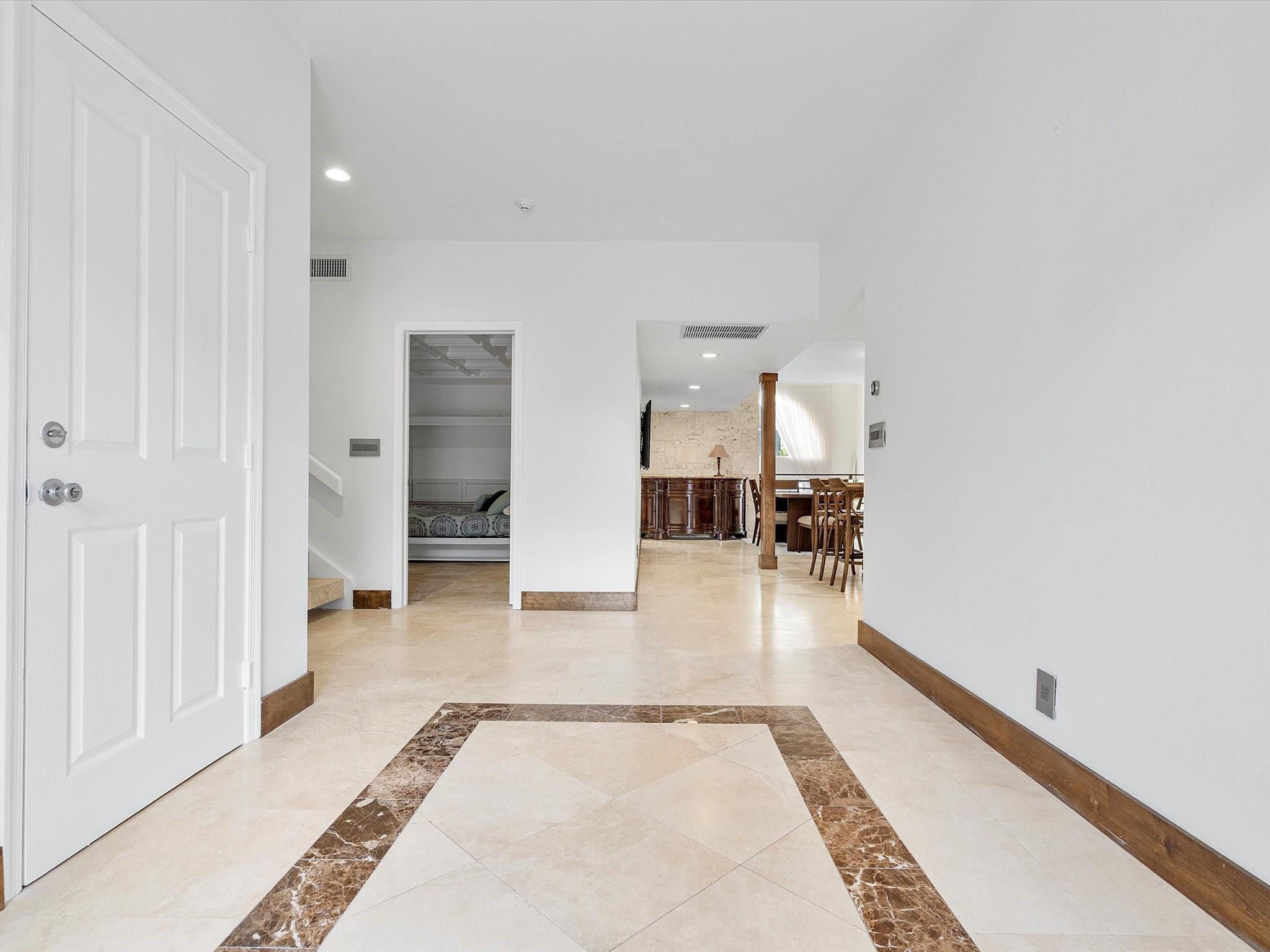 1421 Ponce De Leon Fort Lauderdale, FL 33316