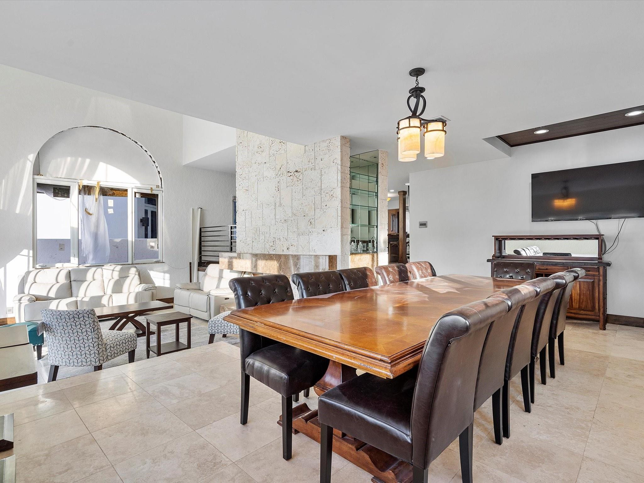 1421 Ponce De Leon Fort Lauderdale, FL 33316