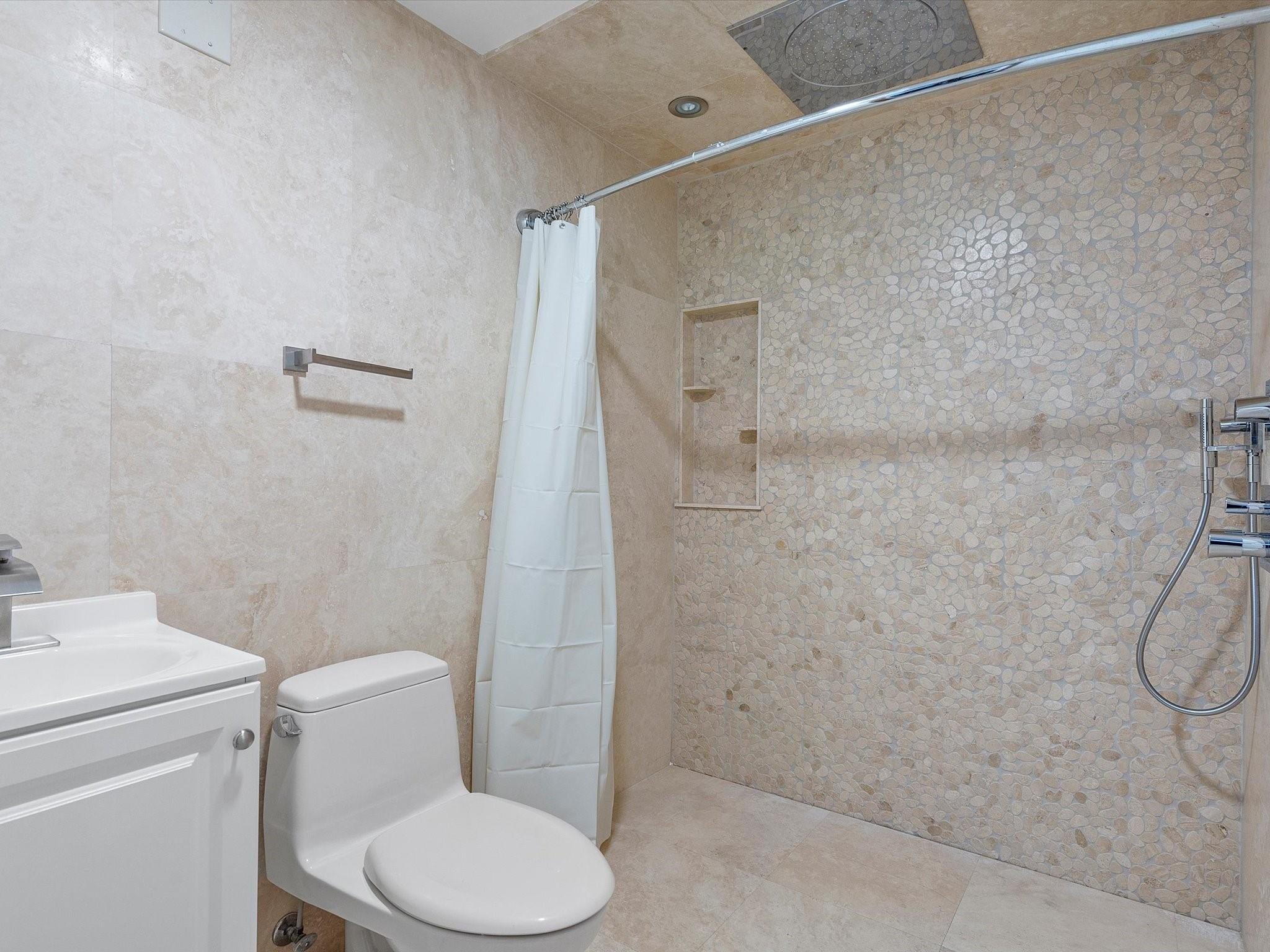 1421 Ponce De Leon Fort Lauderdale, FL 33316