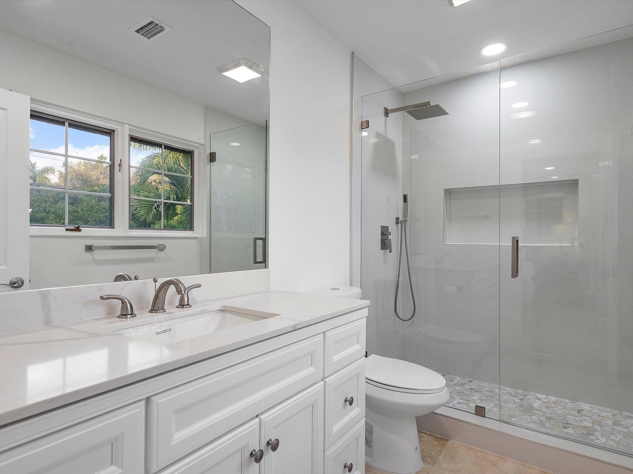 1421 Ponce De Leon Fort Lauderdale, FL 33316