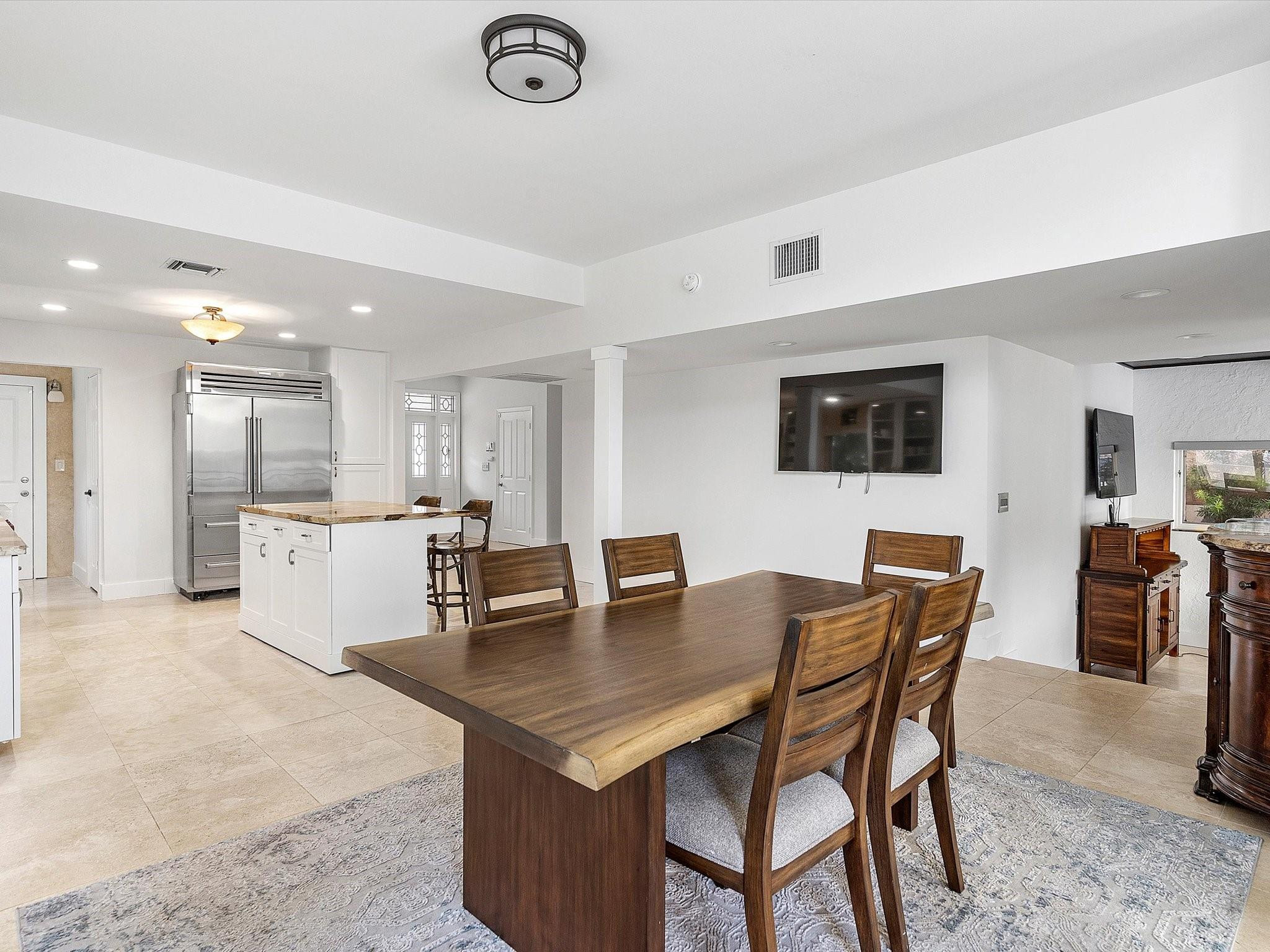 1421 Ponce De Leon Fort Lauderdale, FL 33316