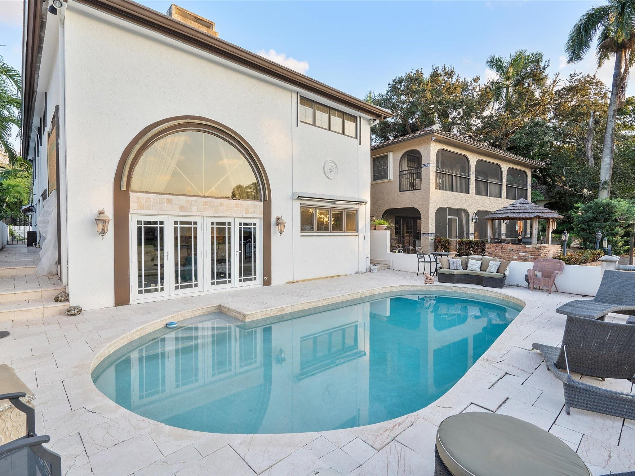 1421 Ponce De Leon Fort Lauderdale, FL 33316