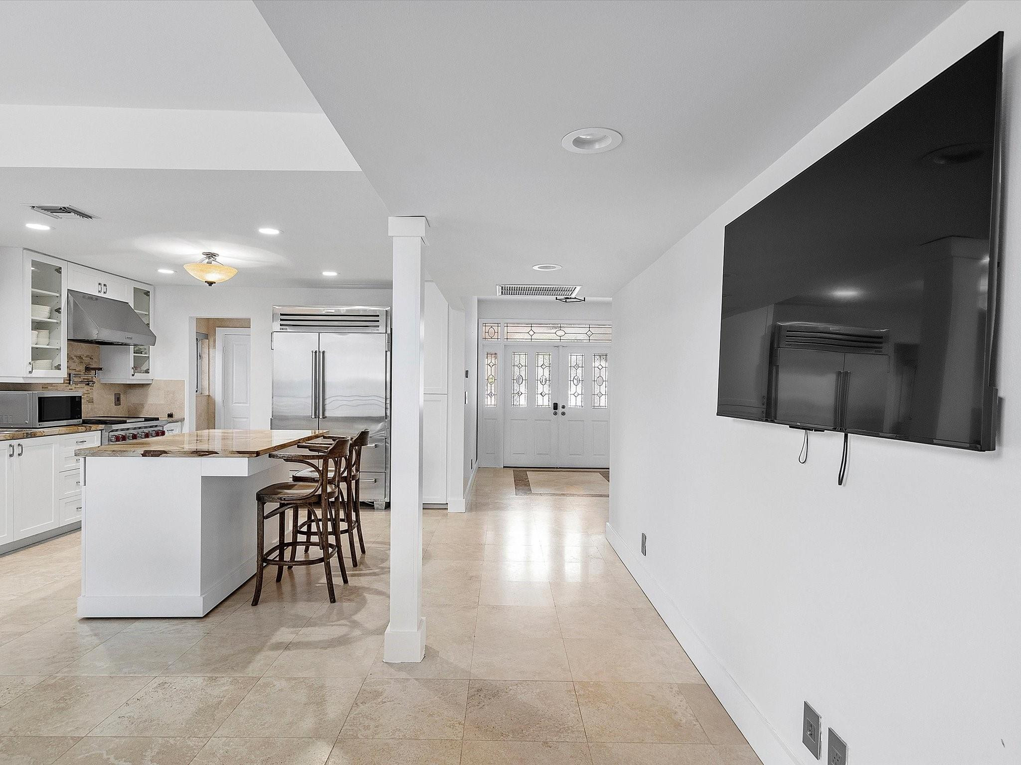 1421 Ponce De Leon Fort Lauderdale, FL 33316