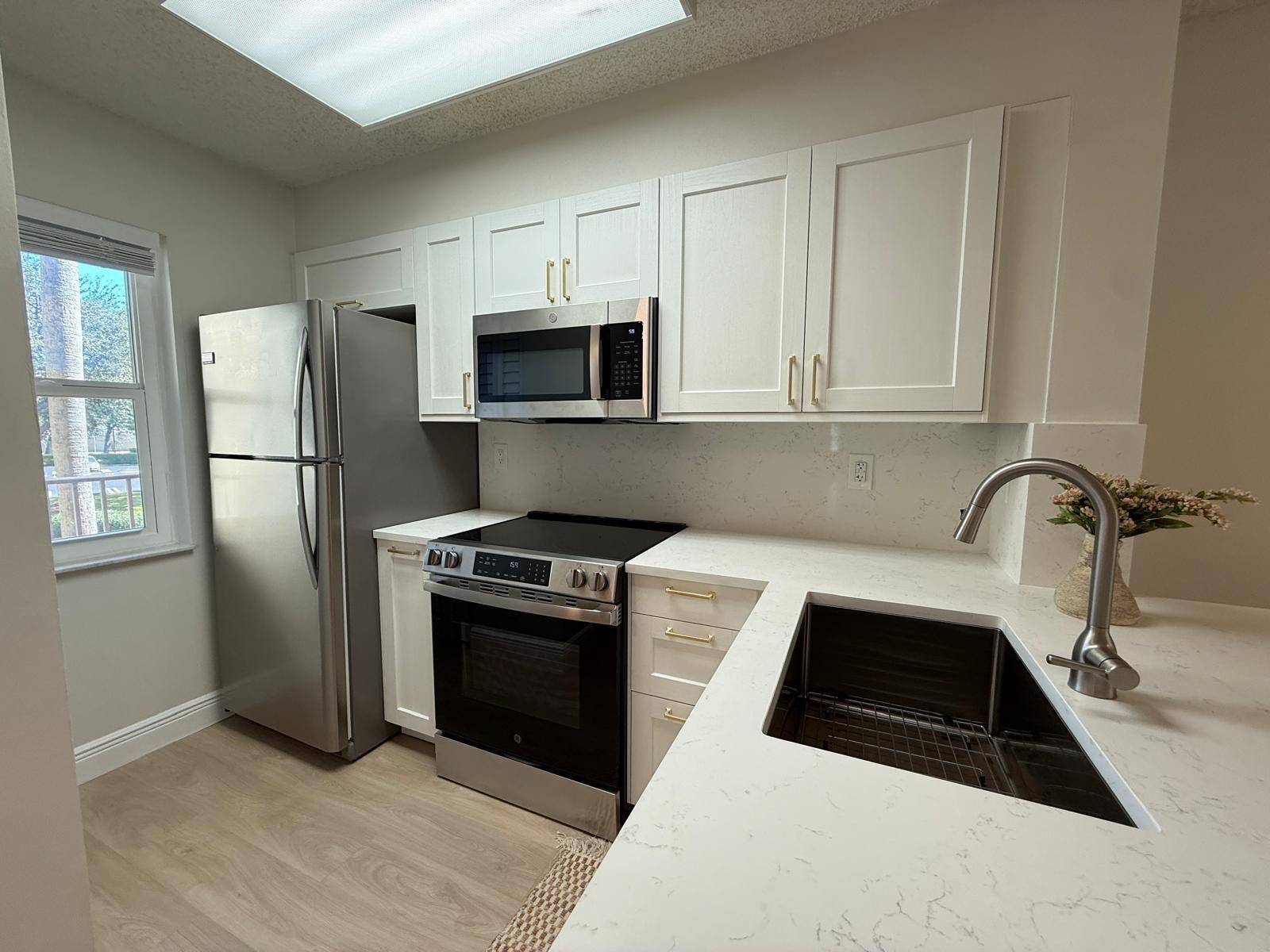 2106 S Cypress Bnd #210