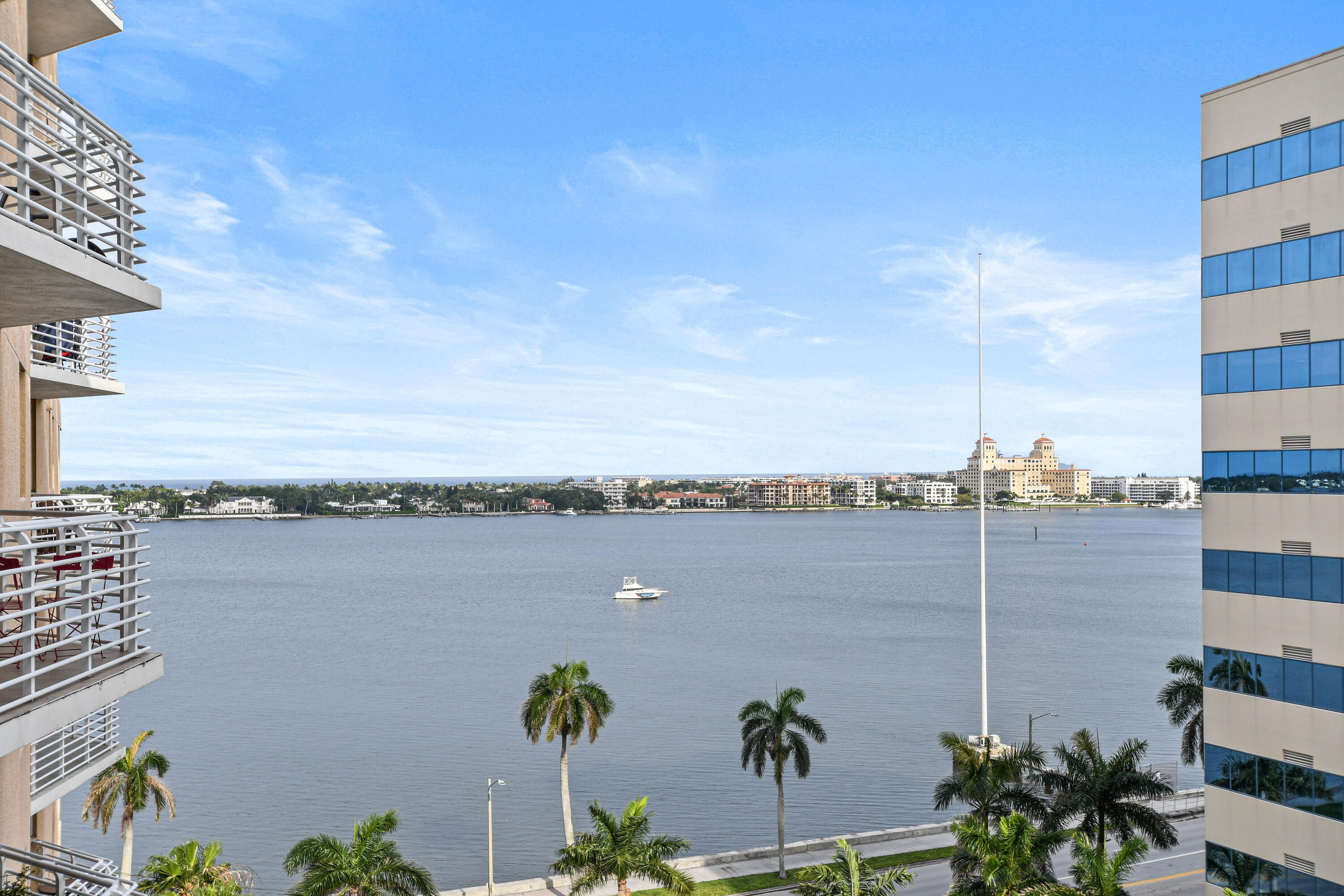 1551 N Flagler Dr #915