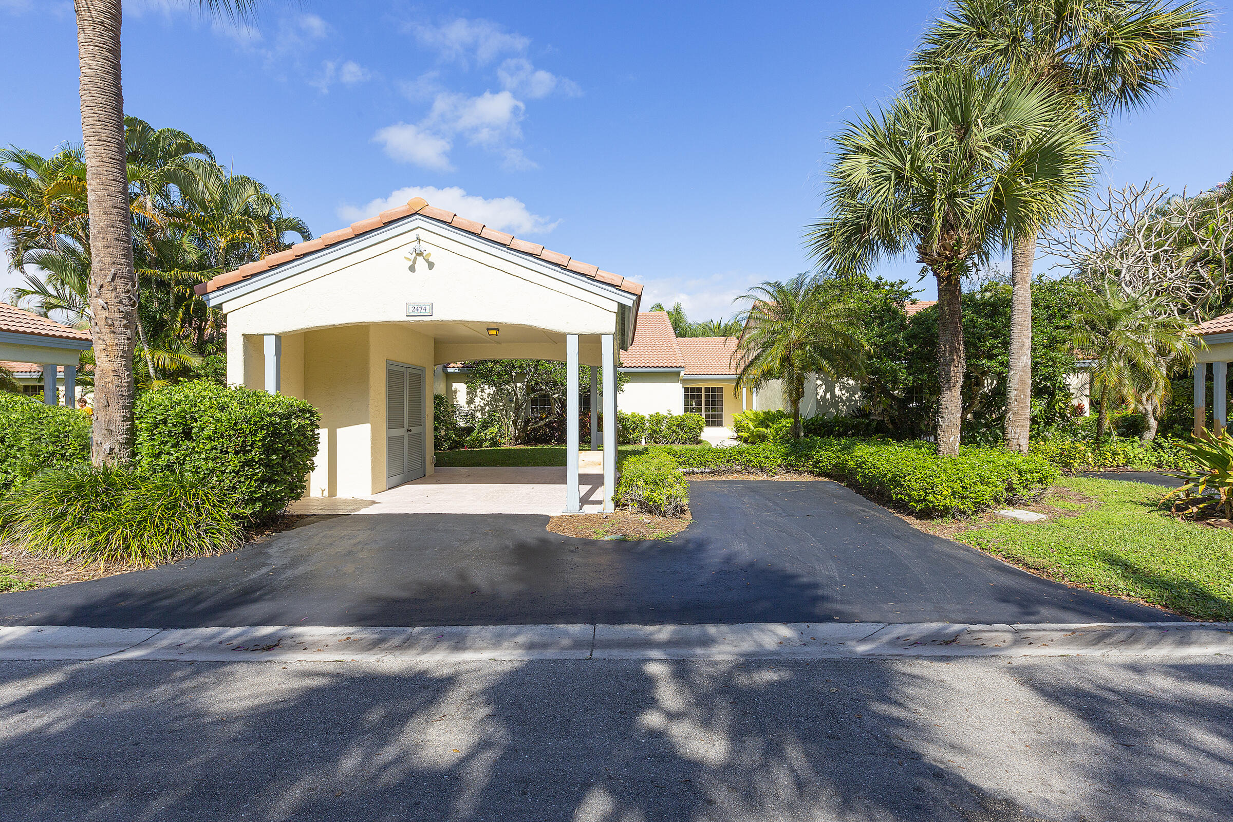 2474 Vista Del Prado Dr