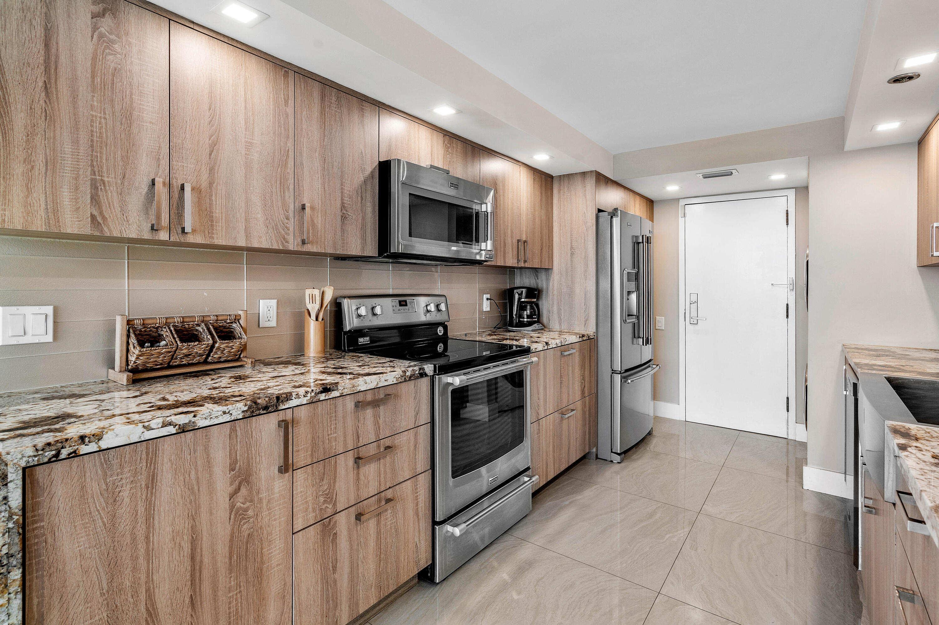 250 S Ocean #7e Boca Raton, FL 33432