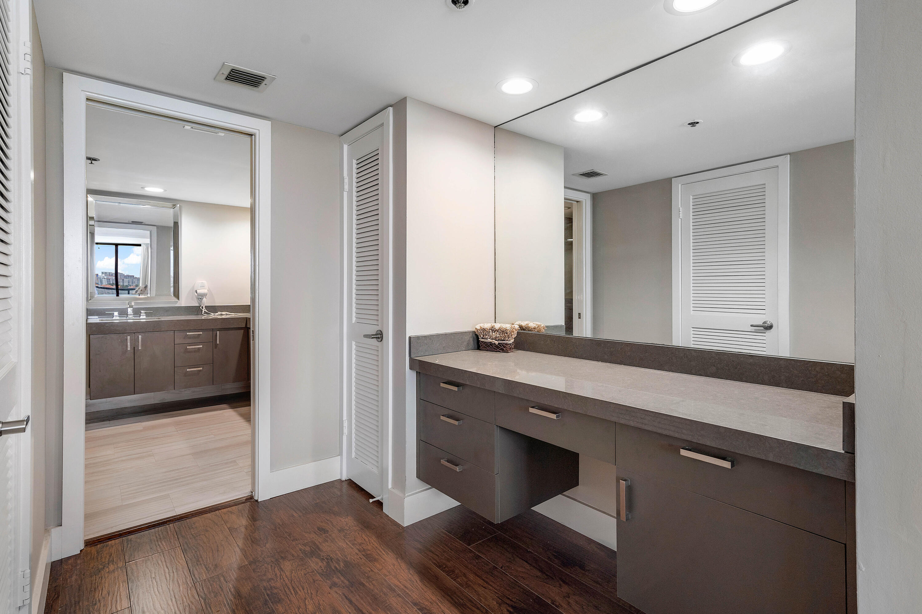 250 S Ocean #7e Boca Raton, FL 33432