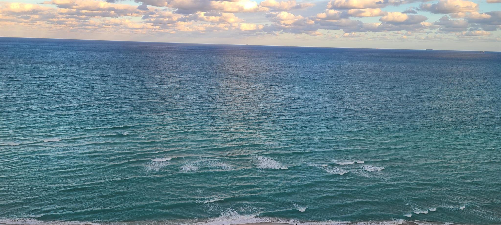 image THE PINNACLE CONDO9