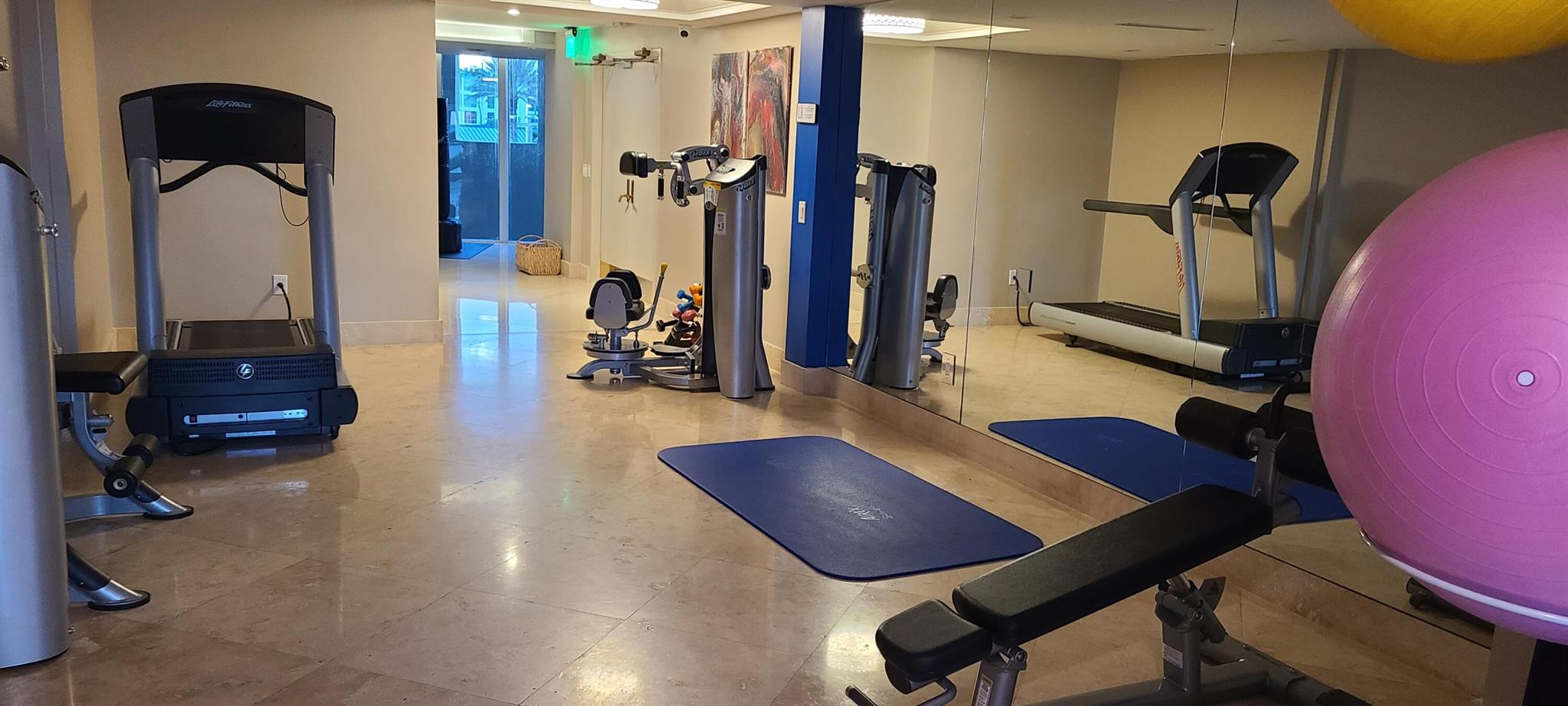 image THE PINNACLE CONDO35