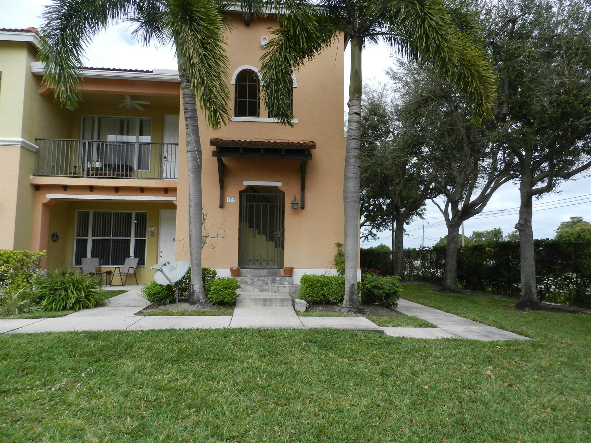 3569 Forest Hl Blvd #108